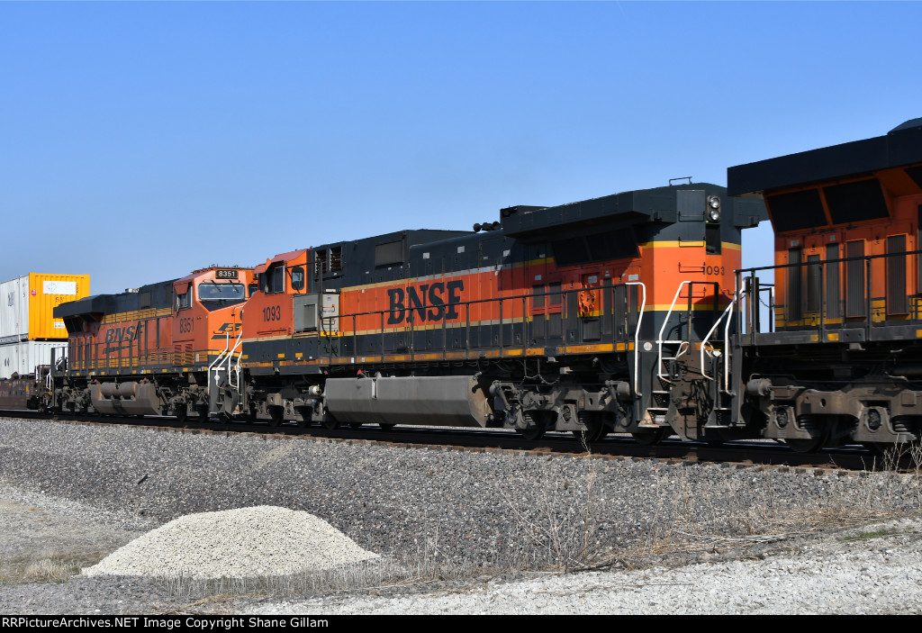 BNSF 1093 Roster shot.